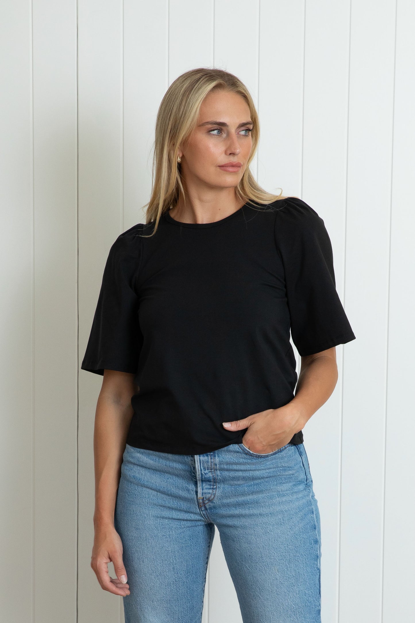 Black Fluted Sleevie Wonder Top