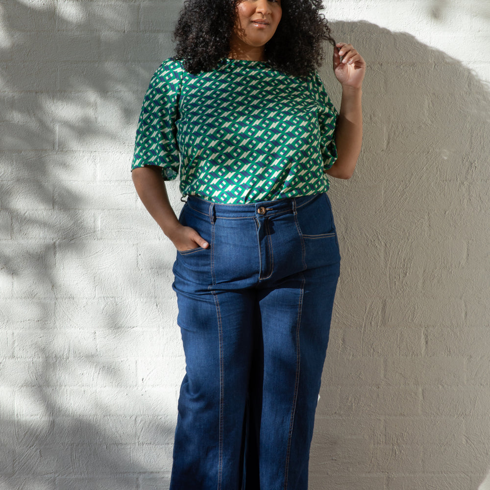 ARCHED Fluted Sleeve Top