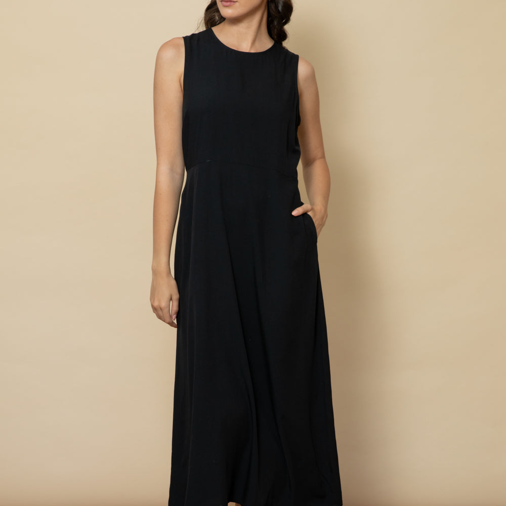 
                      
                        BLACK Sleeveless Shapeshifter Maxi Dress
                      
                    