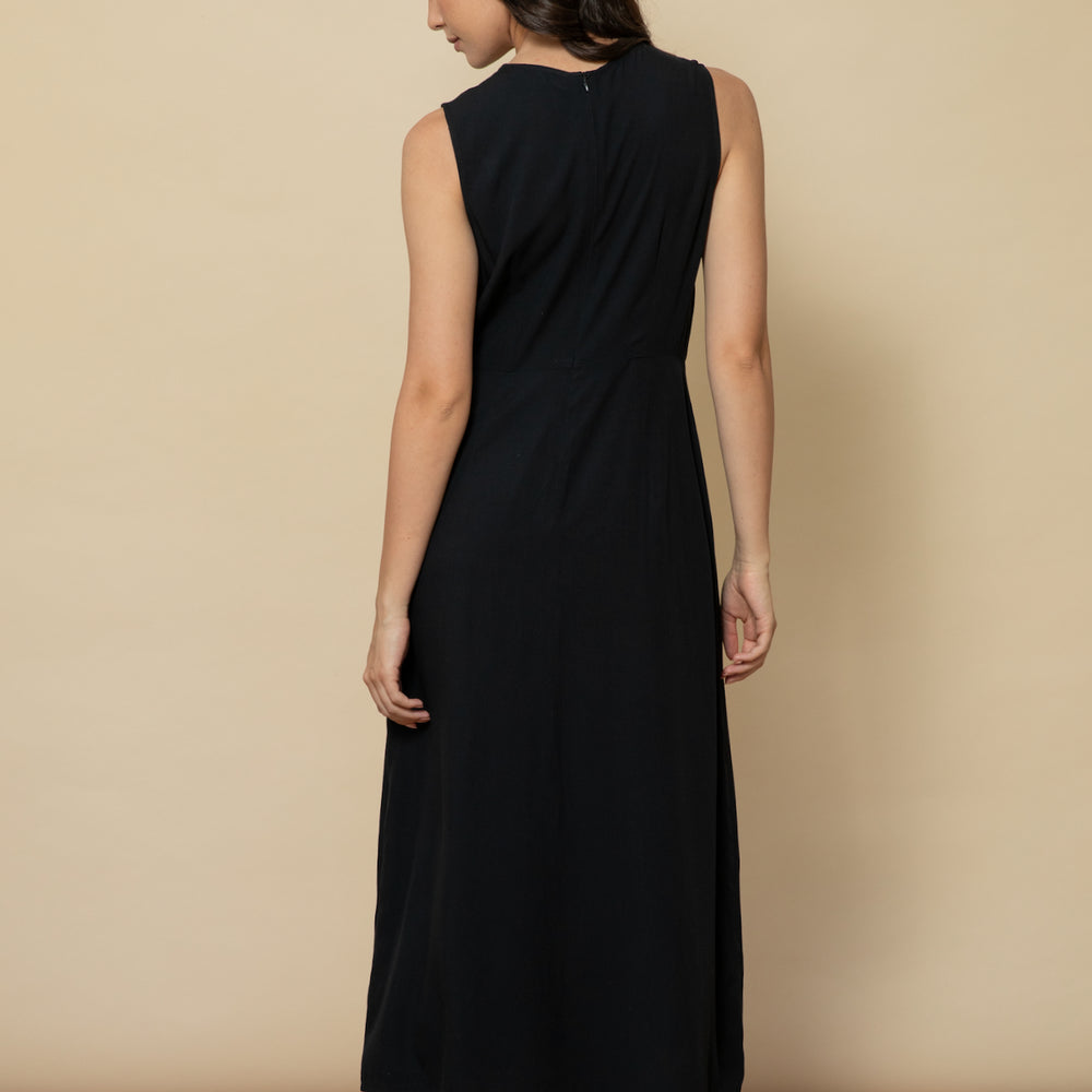 
                      
                        BLACK Sleeveless Shapeshifter Maxi Dress
                      
                    