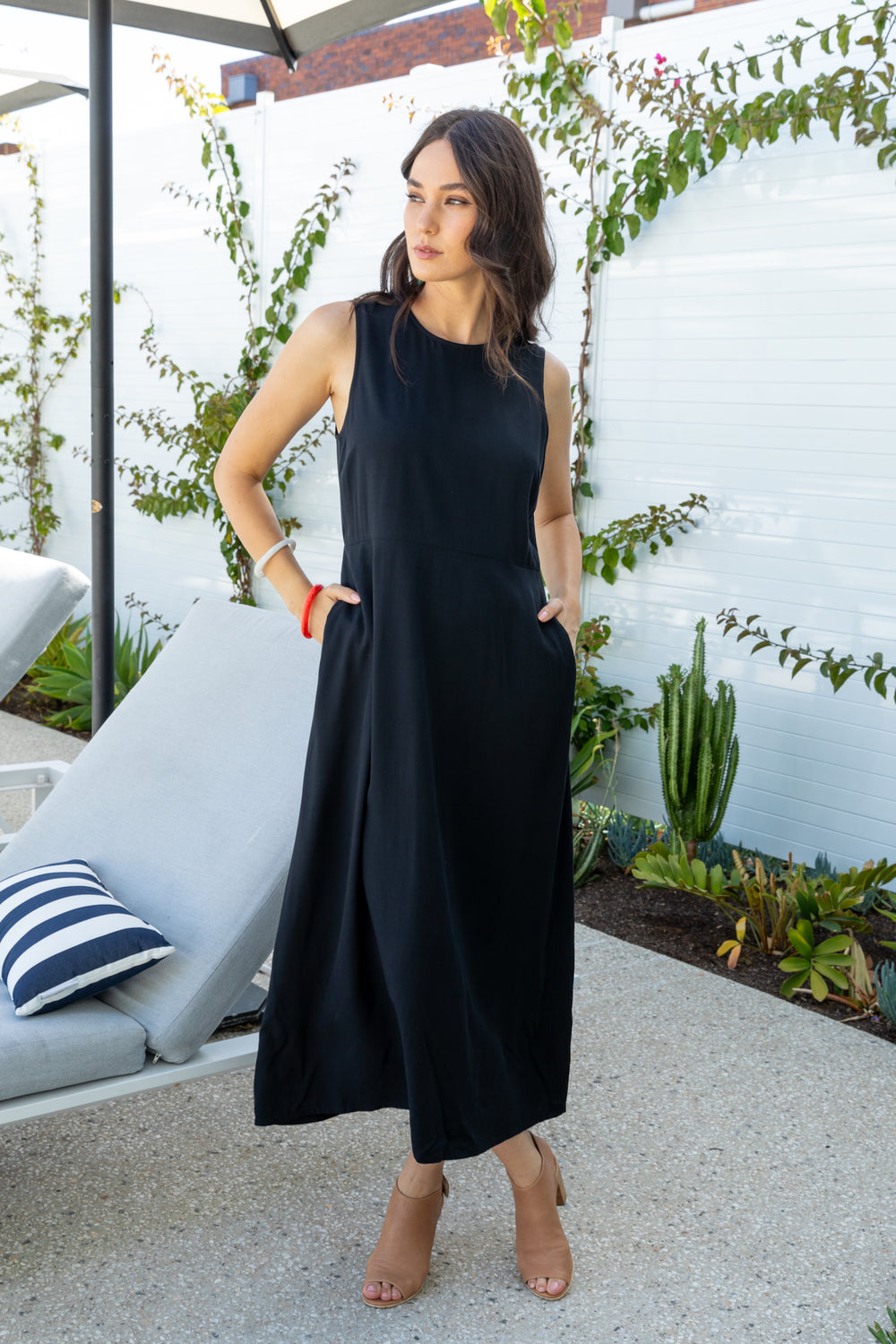 BLACK Sleeveless Shapeshifter Maxi Dress