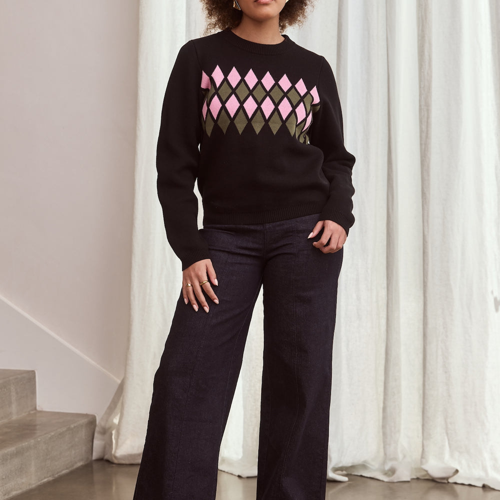 
                      
                        DIAMOND Knit Jumper
                      
                    