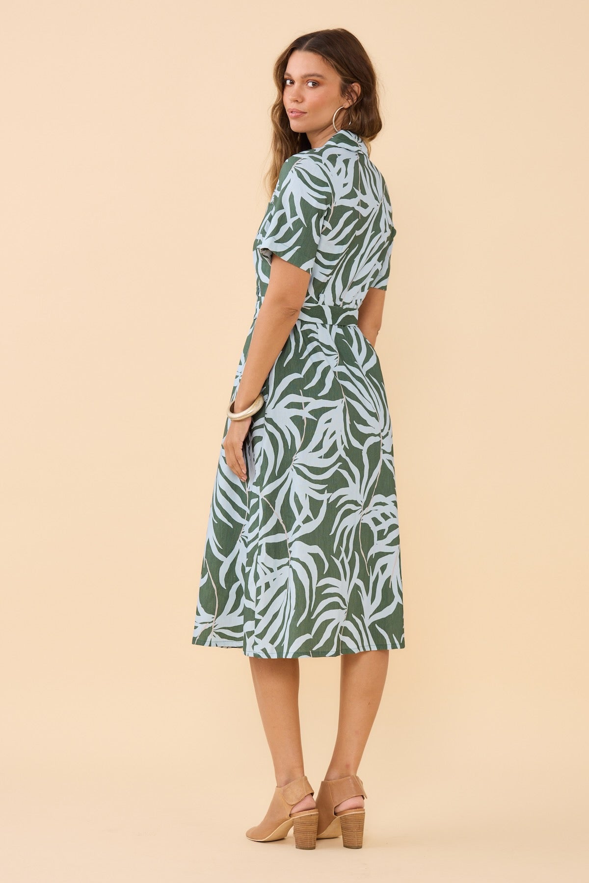 Woman wearing Frock Me Out Lets Be Fronds Shirt Dress 