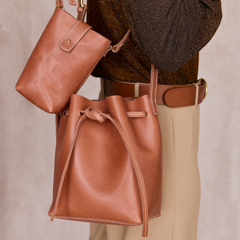 
                      
                        POPPIT 2 WAYS Pouch by Byrd Studio - Toffee Tan Leather
                      
                    
