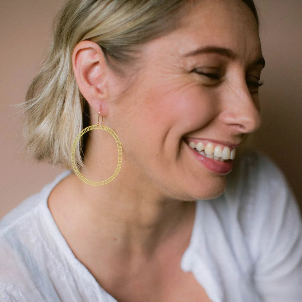 DASH OVAL Earrings in Dijon