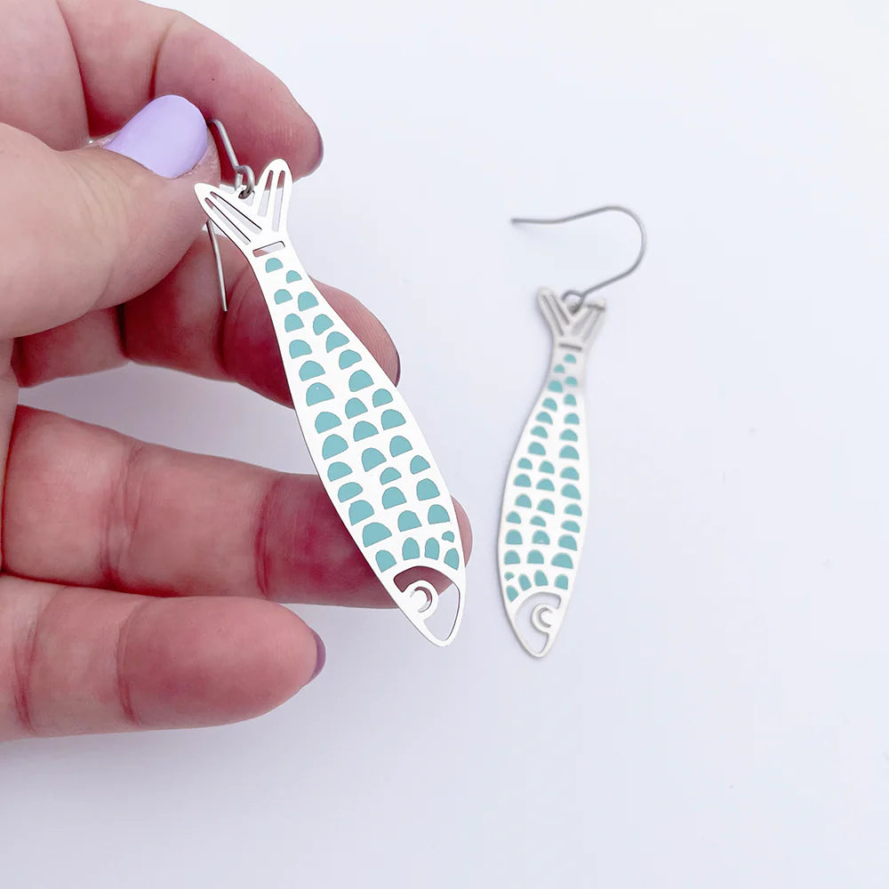 MIDI FISHY Earrings in Blue/Silver